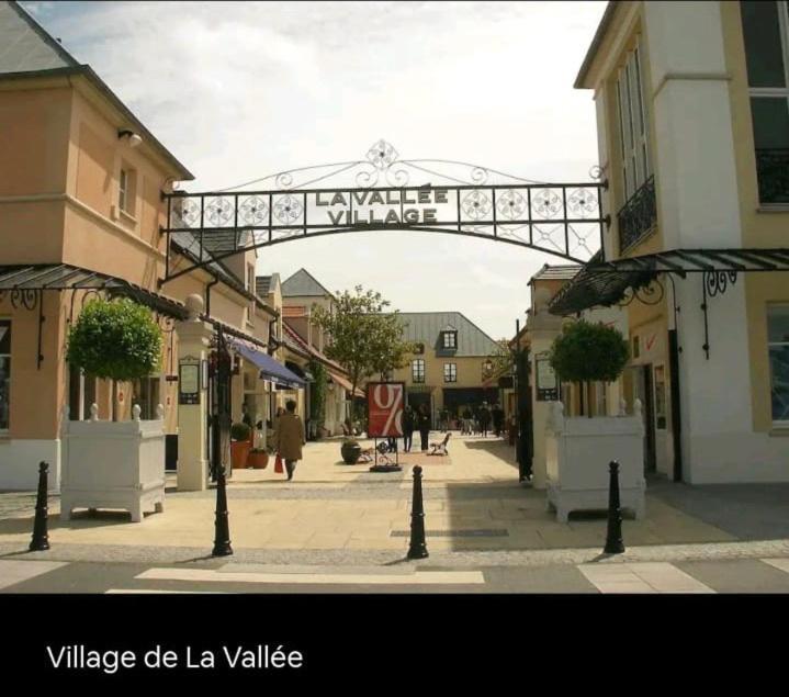 Sweet Appartement Disneyland Paris Parking 300M Station Val D'Europe Chessy  Exterior photo